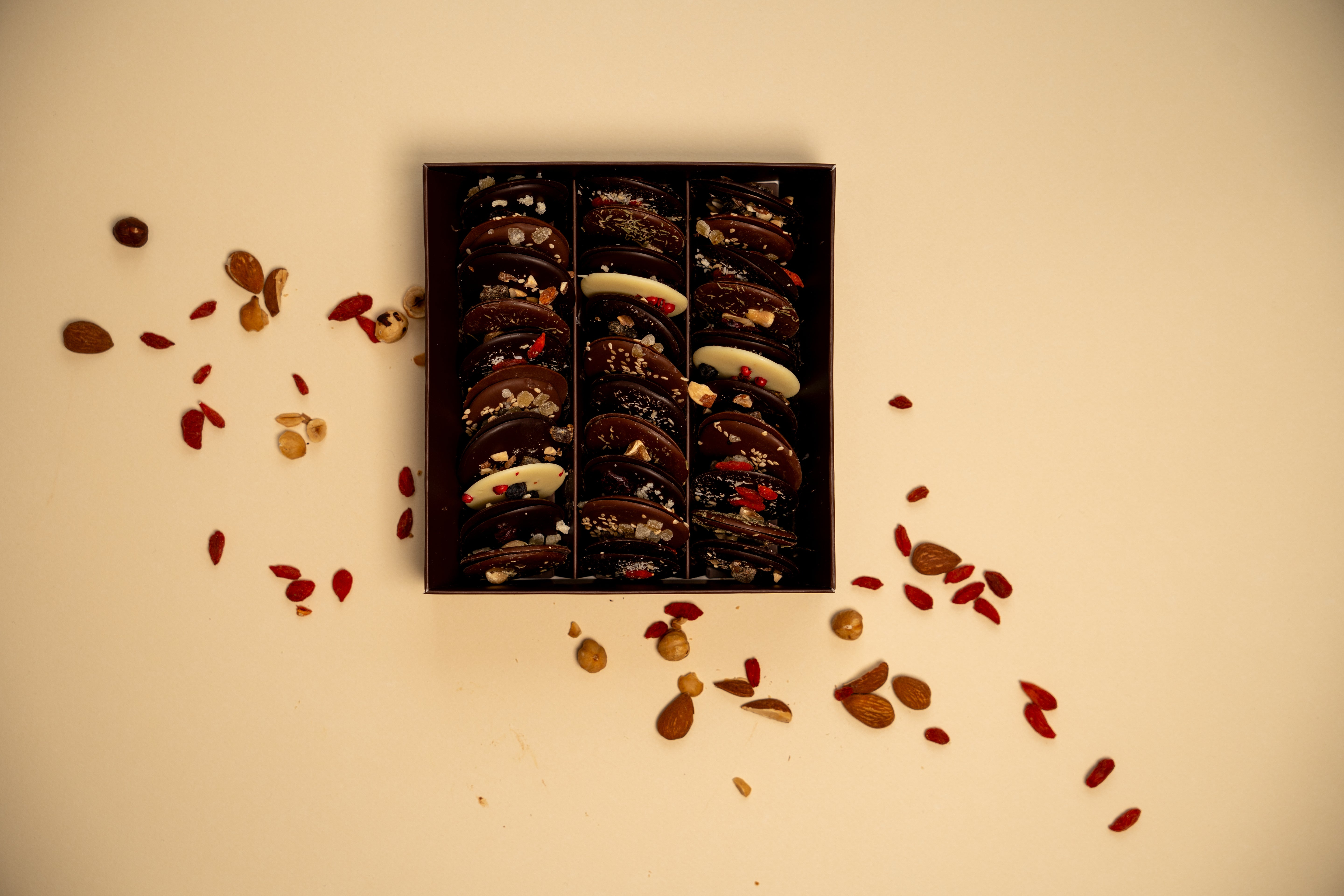 Mendiants 3 chocolats dans leur coffret kraft